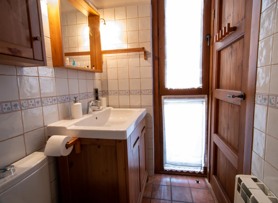 Bany de les habitacions 2, 3 i 4, 2